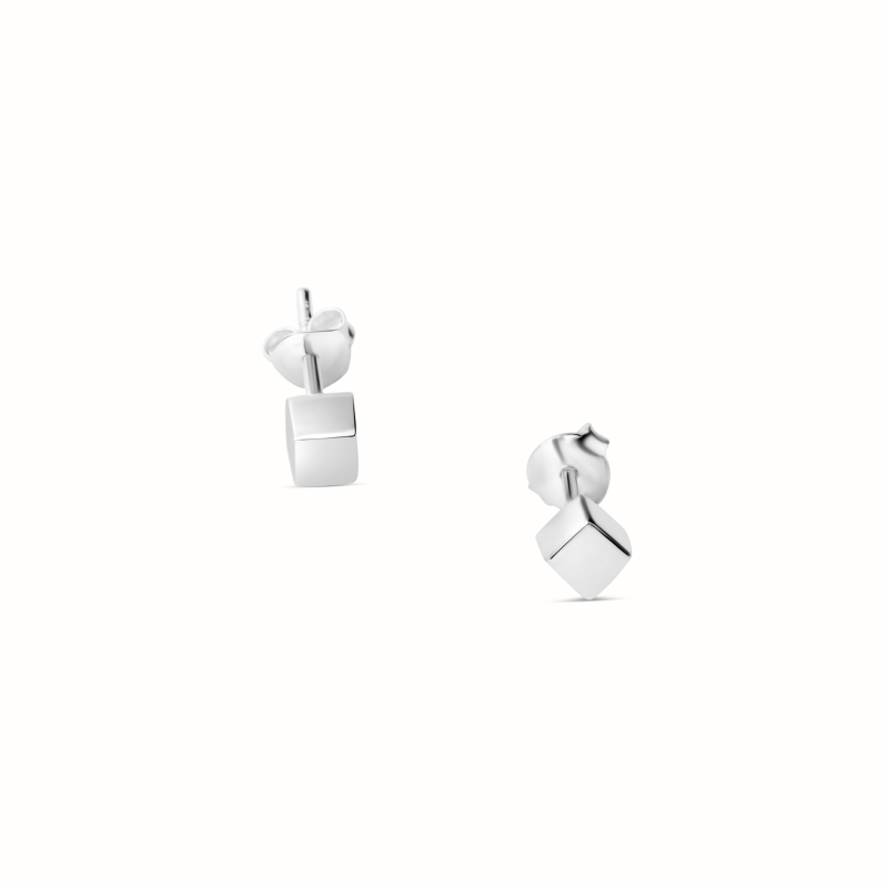 
<!-- begin modules/seoaltimages/views/templates/hook/alt.tpl -->
Karine earrings-Stud earrings-Enomis
<!-- end modules/seoaltimages/views/templates/hook/alt.tpl -->
